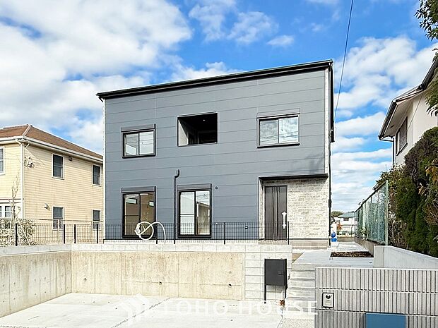 閑静な住宅街の一角、ひと時のくつろぎが生まれ、ゆっくりと愛着が育まれていきます。