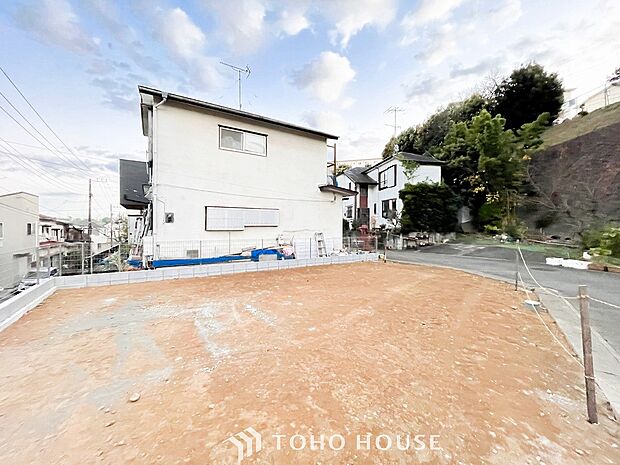 閑静な住宅街の一角、ひと時のくつろぎが生まれ、ゆっくりと愛着が育まれていきます。