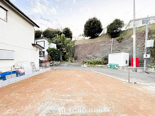 表現された空間は豊かな光と風を纏い、暮らしの時間を豊かにしてくれます。