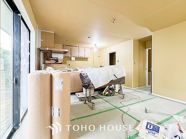 落ち着いた雰囲気に包まれた伸びやかな空間で、ゆったりと家族団らんの時間を過ごせます。