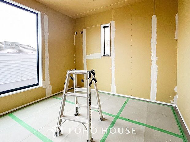 採光もアクセントの一つとして。プライベートルームにはやさしい光が射し込んでいます。