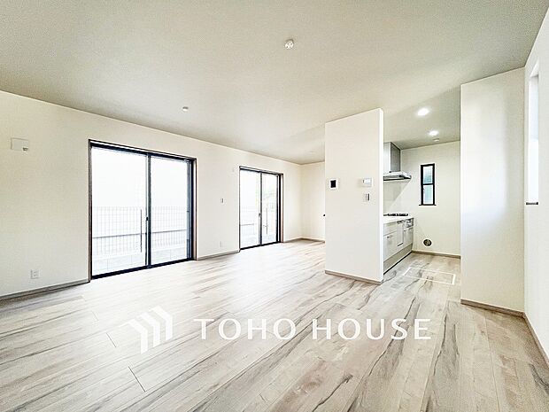 ここにはみんなが集い、食事と楽しい会話が始まるスペース。