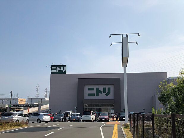 「お、ねだん以上」の豊かな暮らしをお手伝いしてくれます。大型家具からインテリア用品までトータルで揃うホームセンター。