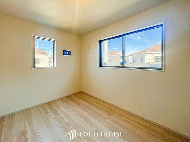 一日の疲れをいやしてくれる主寝室。自分時間を快適に過ごすプライベートルーム。