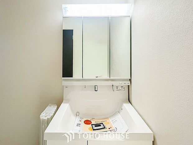 洗面台・洗面所十分な大きさの洗面台は、朝の慌ただしい時間でも余裕とゆとりを感じて頂けます。