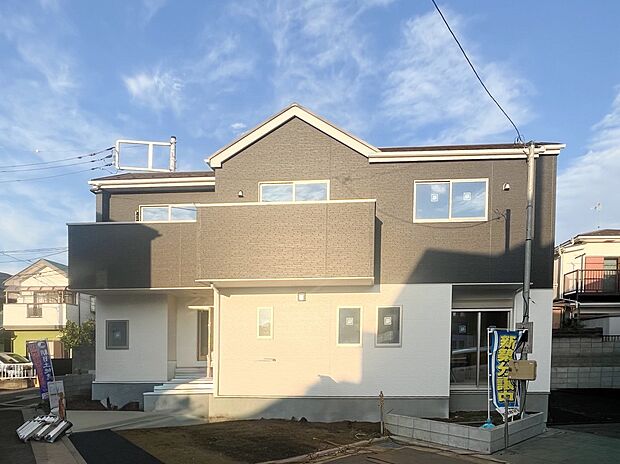 閑静な住宅街の陽当りに恵まれた土地で寛ぎに満ちた生活を。