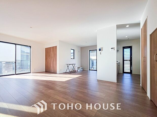 ご家族やお客様との時間など、多くの時を刻む空間。何気なく過ぎる時でさえも上質なひと時となる快適な空間を目指して。