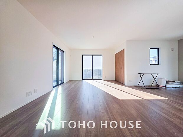 開放感あるリビングダイニング。ご家族とのんびりしたひと時を過ごせますね。