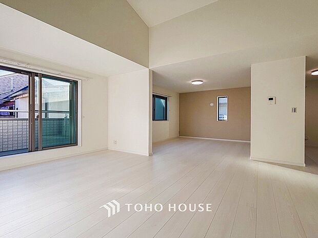 ご家族やお客様との時間など、多くの時を刻む空間。何気なく過ぎる時でさえも上質なひと時に。