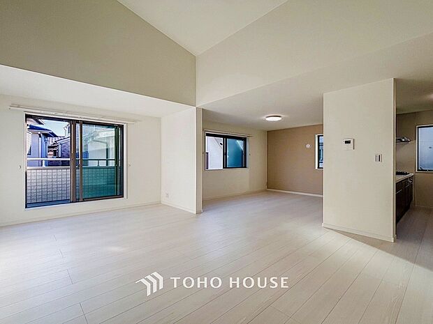 開放感あるリビングダイニング。ご家族とのんびりしたひと時を過ごせますね。