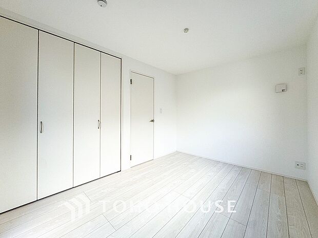 採光もアクセントの一つとして。プライベートルームにはやさしい光が射し込んでいます。