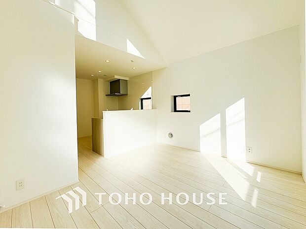 ここにはみんなが集い、食事と楽しい会話が始まるスペース。