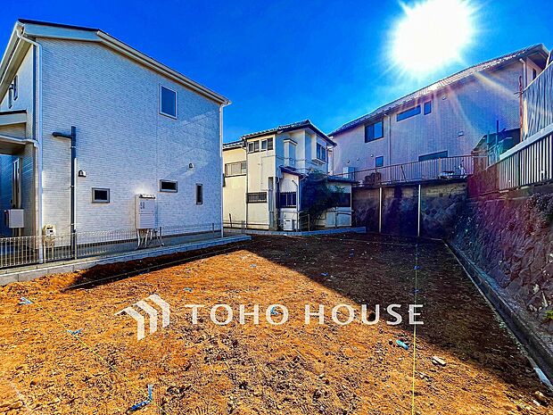 四季折々の自然を楽しめる住環境。街並み全体のデザインへの拘りと充実した設備はきっとご満足いただけるはず。