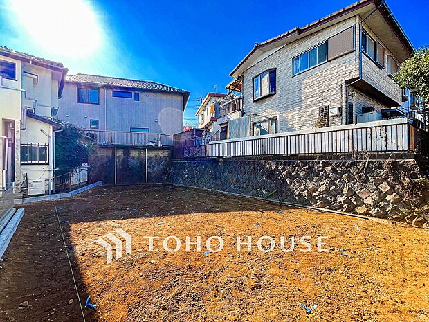 豊かな緑に囲まれた潤いのあるロケーションです。