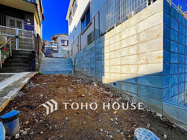 敷地内に駐車スペースがあると、日々の暮らしをスムーズに運ぶ事が出来ます。