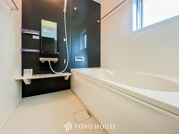 一日の疲れが癒される優雅なバスタイムを堪能できるゆとりあるバスルームです。