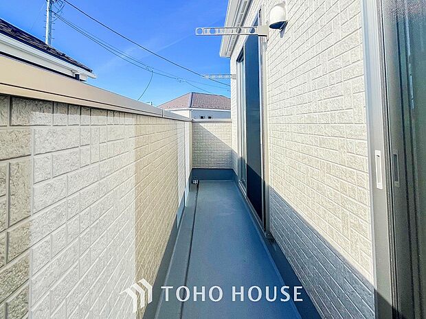 心地よい風を肌で感じることのできるバルコニー。