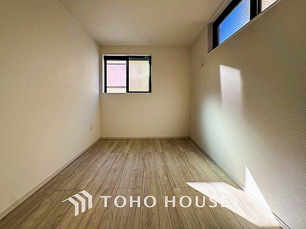 1日の疲れを癒し、心地よく寛げるようゆったりとした広さを確保しています。