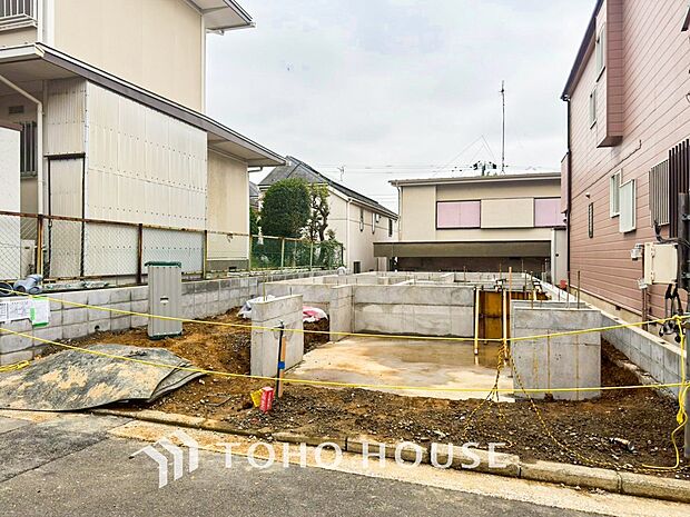 閑静な住宅街の一角、ひと時のくつろぎが生まれ、ゆっくりと愛着が育まれていきます。