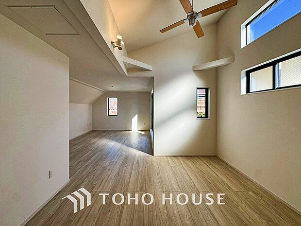 開放感あるリビングダイニング。ご家族とのんびりしたひと時を過ごせますね。