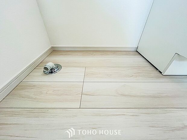 洗濯機を配置しても十分なスペースを確保しております。