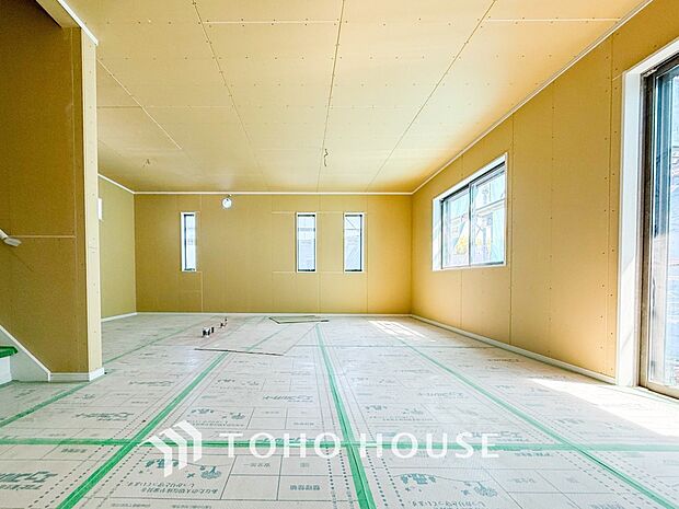 落ち着いた雰囲気に包まれた伸びやかな空間で、ゆったりと家族団らんの時間を過ごせます。