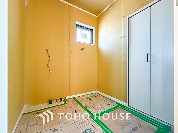 ゆったり落ち着いてお使い頂ける広さが魅力のパウダールーム。