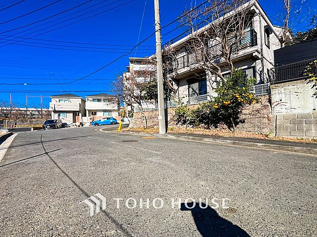 忙しく過ぎゆく日常を置き去るほど、ゆったりした時間が流れる住環境。