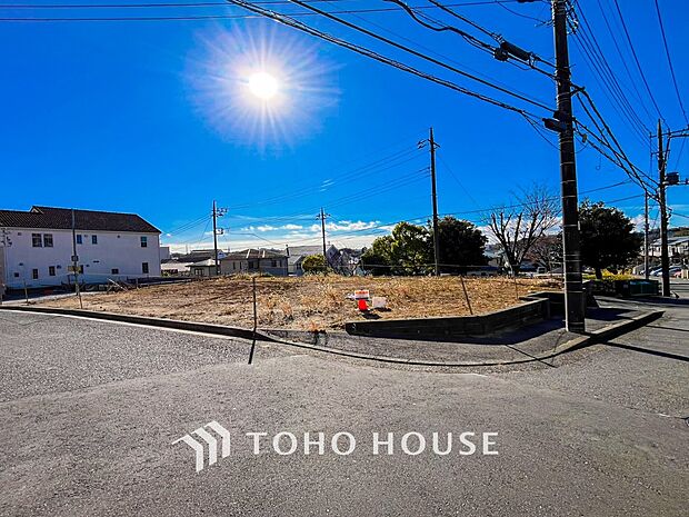 閑静な住宅街の陽当りに恵まれた土地で寛ぎに満ちた生活を。