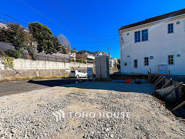 敷地内に駐車スペースがあると、日々の暮らしのをスムーズに運ぶ事が出来ます。