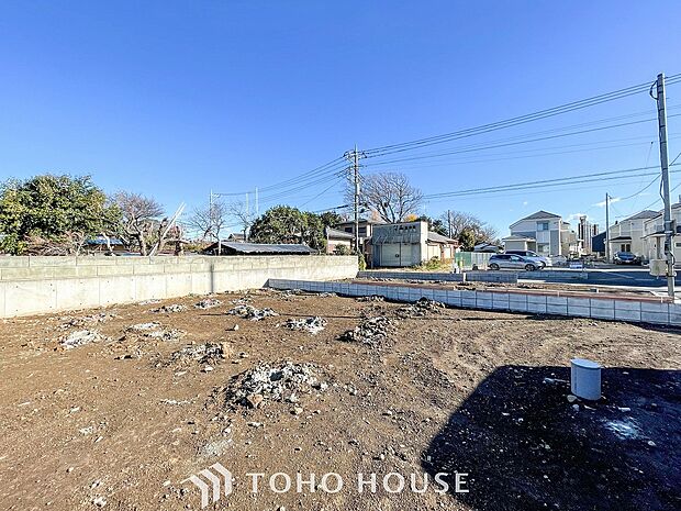 閑静な住宅街の一角、ひと時のくつろぎが生まれ、ゆっくりと愛着が育まれていきます。