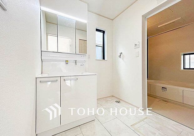 清潔感のあるプライベート空間は、身だしなみチェックや肌のお手入れに最適です。