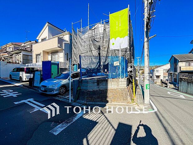 風を感じ解放感あふれる光に満ちた住まい。