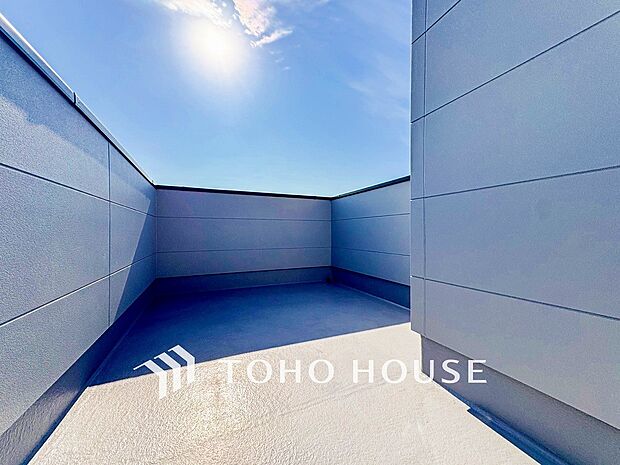 お部屋にも爽やかな風と暖かく柔らかな日差しが差し込み、毎日の暮らしを豊かに彩ります。