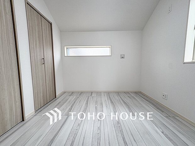 1日の疲れを癒し、心地よく寛げるようゆったりとした広さを確保しています。