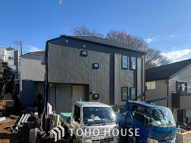 閑静な住宅街の一角、ひと時のくつろぎが生まれ、ゆっくりと愛着が育まれていきます。