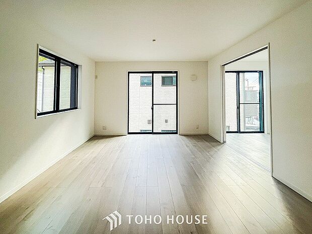 開放感あるリビングダイニング。ご家族とのんびりしたひと時を過ごせますね。