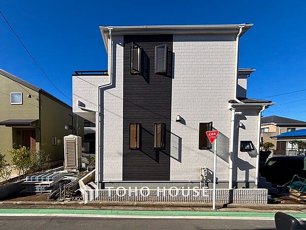 閑静な住宅地で小さなお子様がいるご家族にも安心な住環境が魅力です。