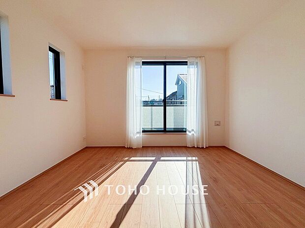 採光もアクセントの一つとして。プライベートルームにはやさしい光が射し込んでいます。