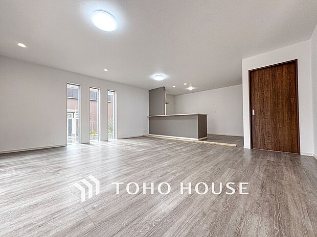 開放感あるリビングダイニング。ご家族とのんびりしたひと時を過ごせますね。