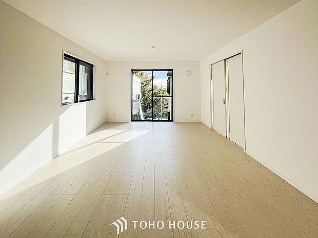 落ち着いた雰囲気に包まれた伸びやかな空間で、ゆったりと家族団らんの時間を過ごせます。