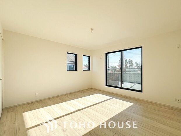 家族一人ひとりの大切なプライベート空間。趣味・感性で個性的に飾って頂けるようシンプルに仕上げてあります。