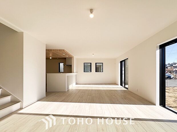 太陽の恵みを一気に受けた明るくあたたかいお住まい。吹きぬける風を感じながら爽やかで風通しの良い暮らし。