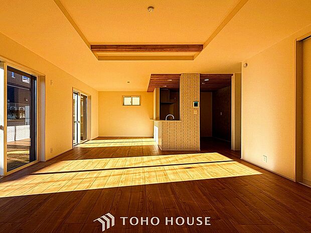 太陽の恵みを一気に受けた明るくあたたかいお住まい。吹きぬける風を感じながら爽やかで風通しの良い暮らし。