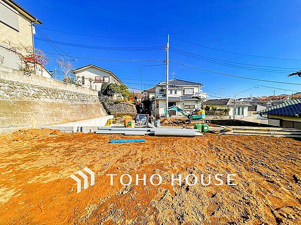 閑静な住宅街の一角、ひと時のくつろぎが生まれ、ゆっくりと愛着が育まれていきます。