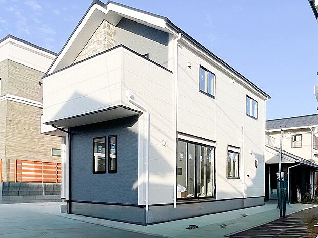 表現された空間は豊かな光と風を纏い、暮らしの時間を豊かにしてくれます。