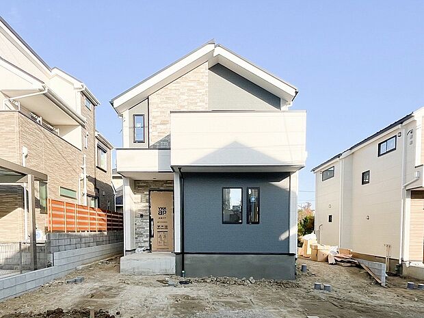 閑静な住宅街の一角、ひと時のくつろぎが生まれ、ゆっくりと愛着が育まれていきます。