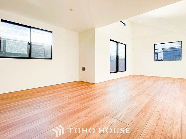 落ち着いた雰囲気に包まれた伸びやかな空間で、ゆったりと家族団らんの時間を過ごせます。