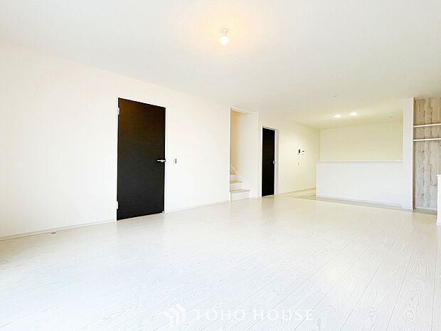 開放感あるリビングダイニング。ご家族とのんびりしたひと時を過ごせますね。