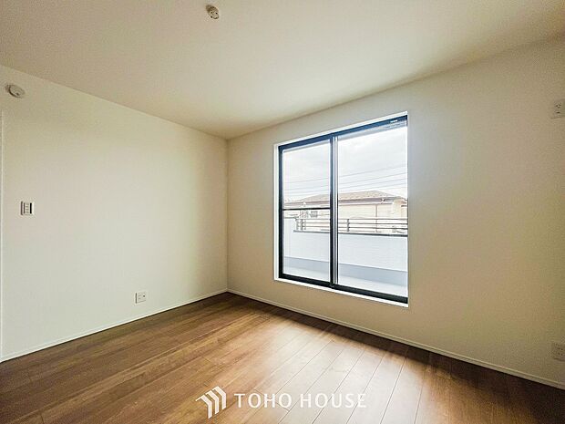 1日の疲れを癒し、心地よく寛げるようゆったりとした広さを確保しています。